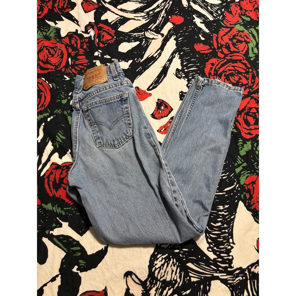 Vintage Levis 550 Relaxed Fit Tapered Leg High Rise Light Wash Blue Jeans 24x29